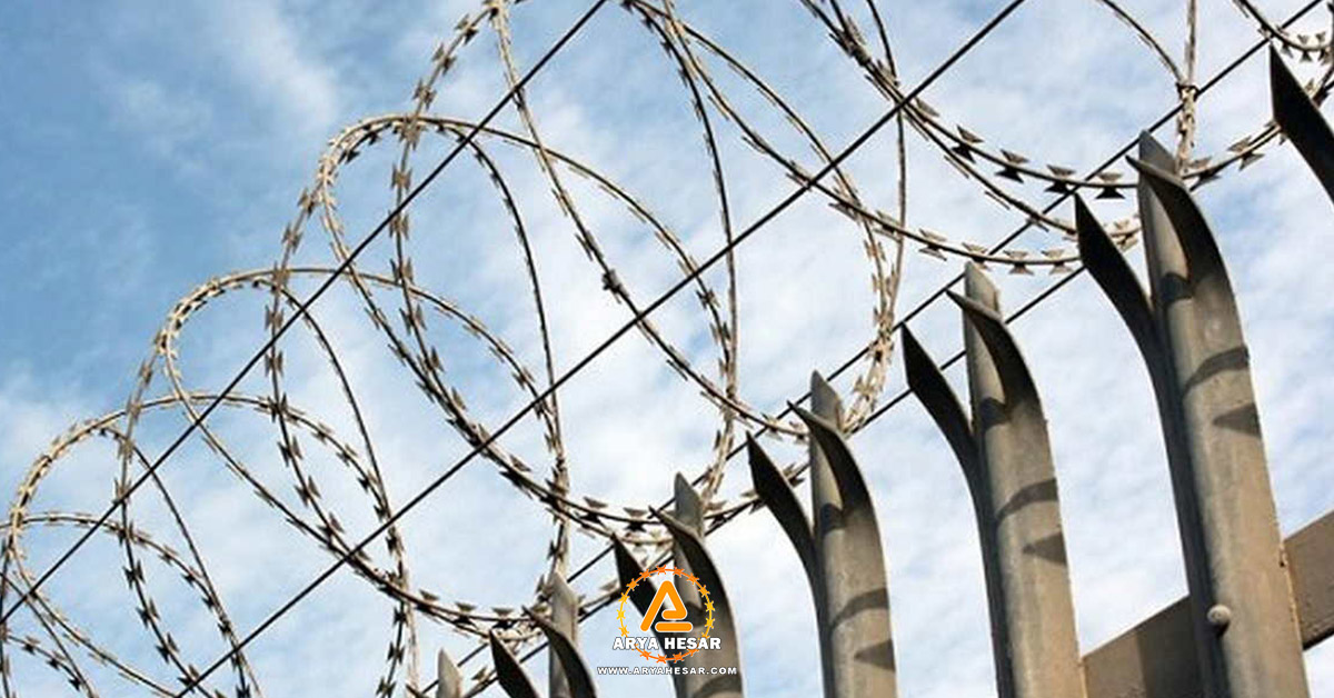 قیمت نصب سیم خاردار